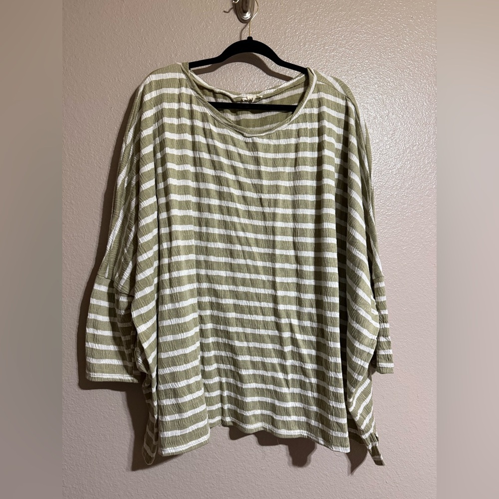 Easel Large shirt.   NWOT will fit up to a 3 or 4X.